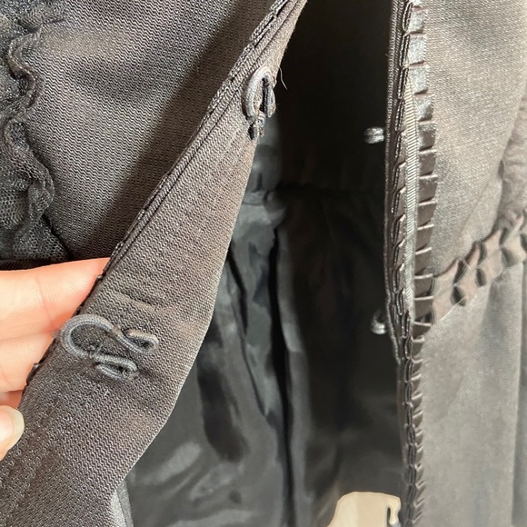 Twelve by Twelve Los Angeles Hook Front Top - Picture 5 of 6